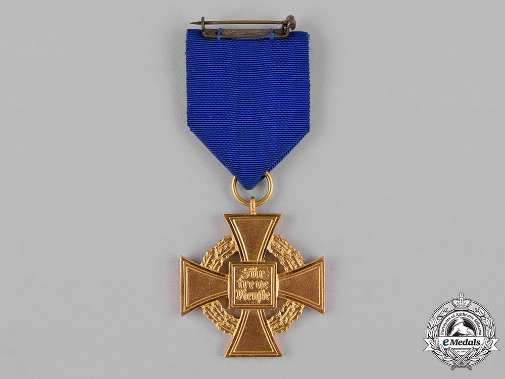 germany,_nsdap._a_cased40-_year_faithful_service_cross,_by_deschler&_sohn_c18-044779