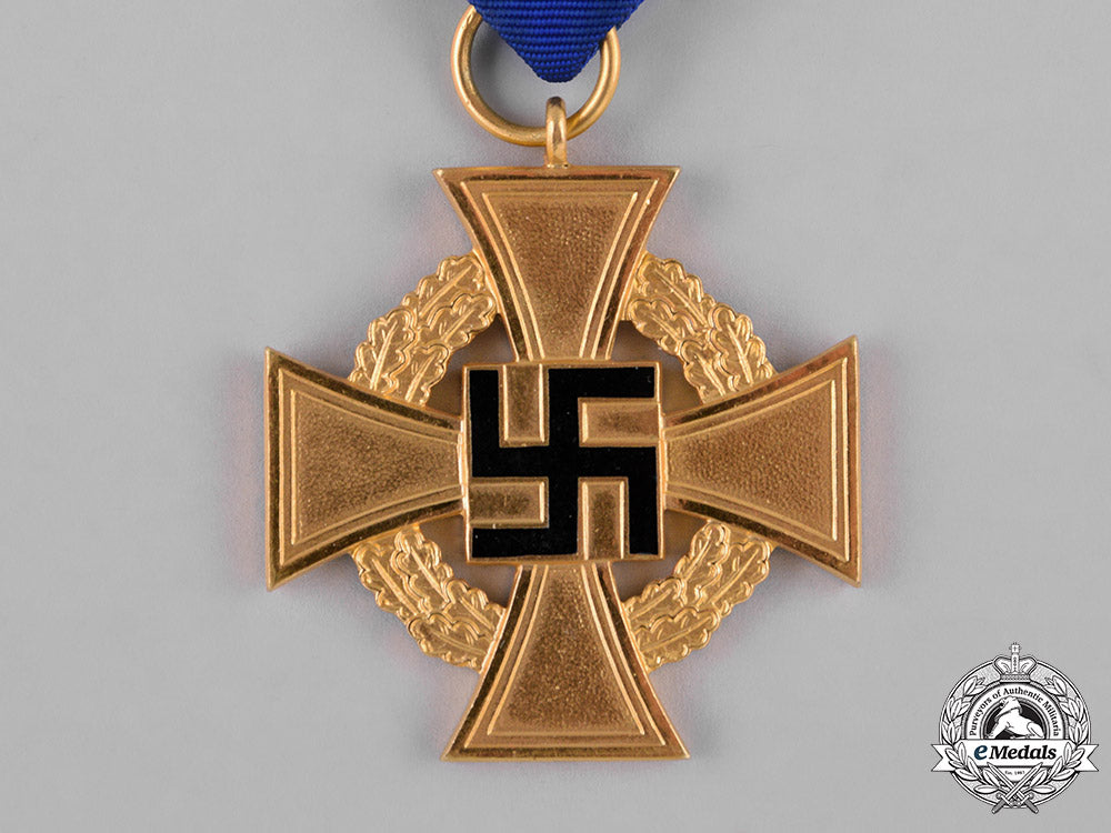 germany,_nsdap._a_cased40-_year_faithful_service_cross,_by_deschler&_sohn_c18-044780