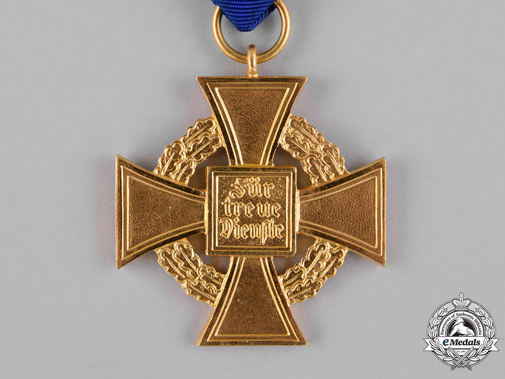 germany,_nsdap._a_cased40-_year_faithful_service_cross,_by_deschler&_sohn_c18-044781