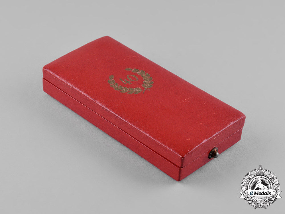 germany,_nsdap._a_cased40-_year_faithful_service_cross,_by_deschler&_sohn_c18-044785