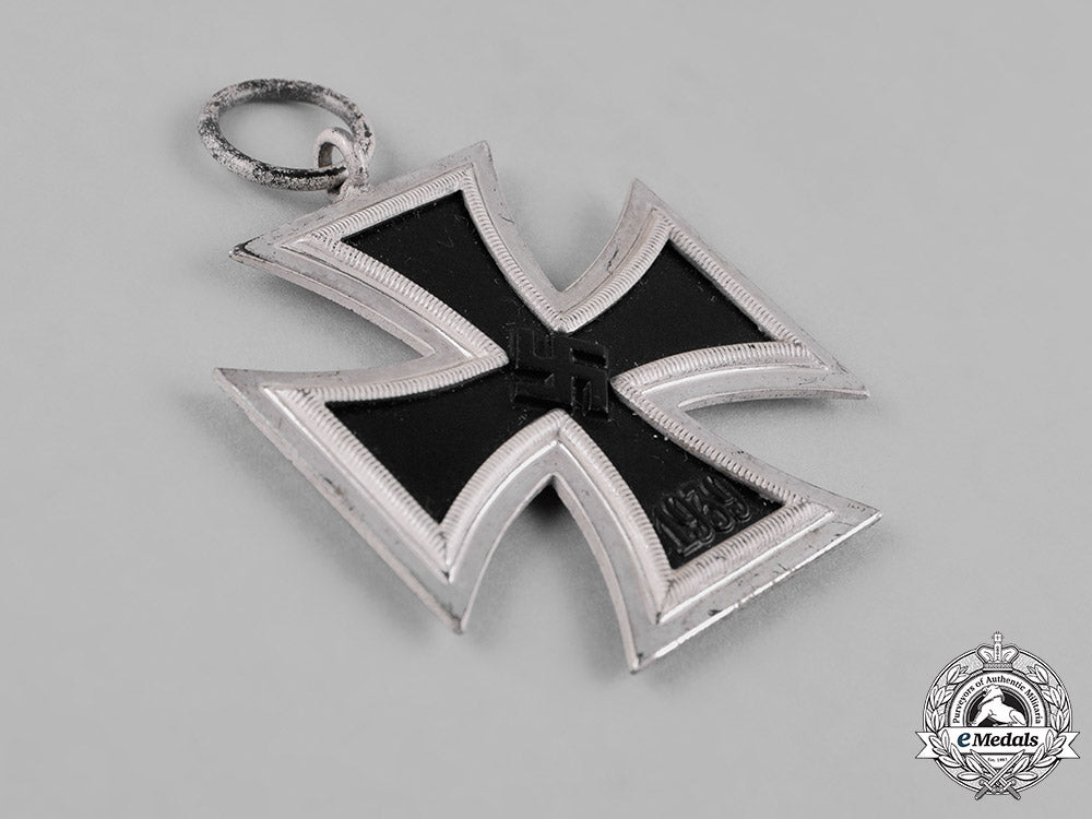 germany,_wehrmacht._a1939_iron_cross_ii_class_c18-044808