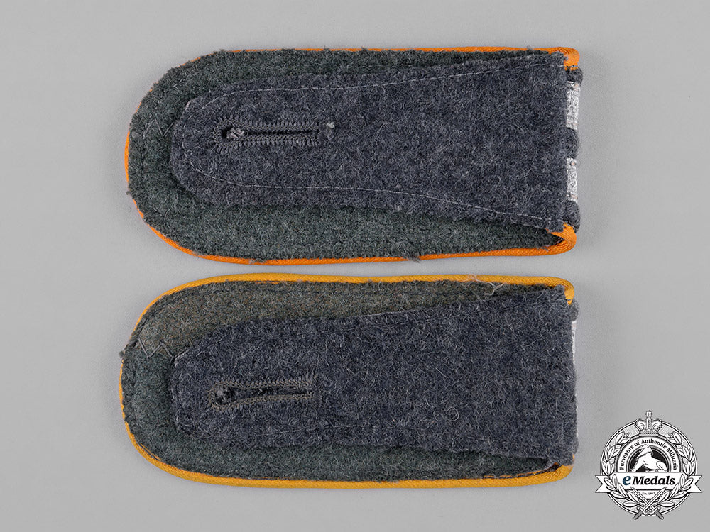 germany,_luftwaffe._a_pair_of_eastern_volunteers_airborne_troops_senior_n_c_o’s_shoulder_boards_c18-044812_1_1