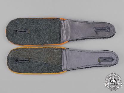 germany,_luftwaffe._a_pair_of_eastern_volunteers_airborne_troops_senior_n_c_o’s_shoulder_boards_c18-044813_1_1