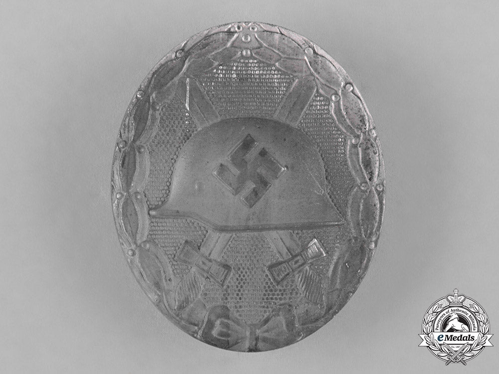 germany,_wehrmacht._a_silver_grade_wound_badge_by_b.h._mayer_c18-044834