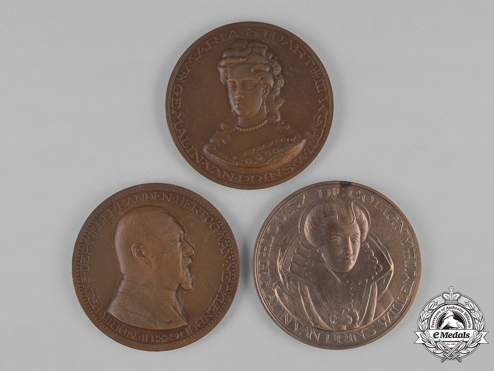 netherlands,_kingdom._three_royal_medallions,_c.1950_c18-045044_1_1_1
