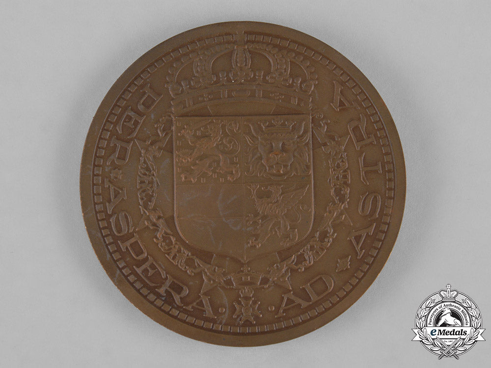 netherlands,_kingdom._three_royal_medallions,_c.1950_c18-045049_1_1_1