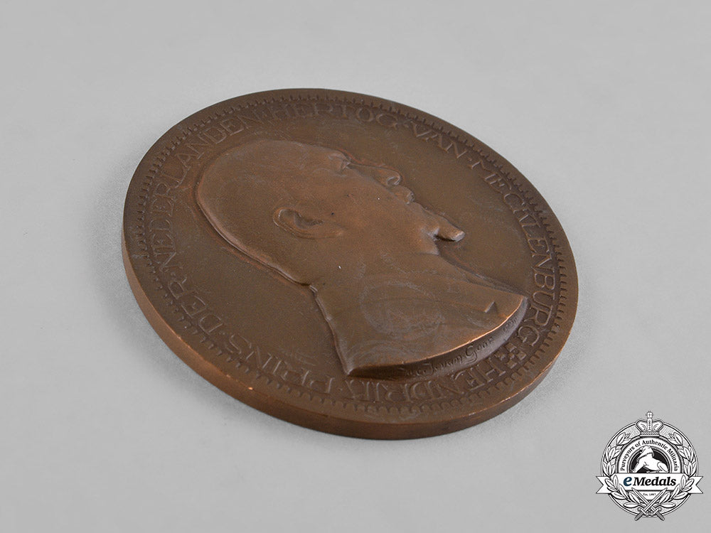 netherlands,_kingdom._three_royal_medallions,_c.1950_c18-045050_1_1_1