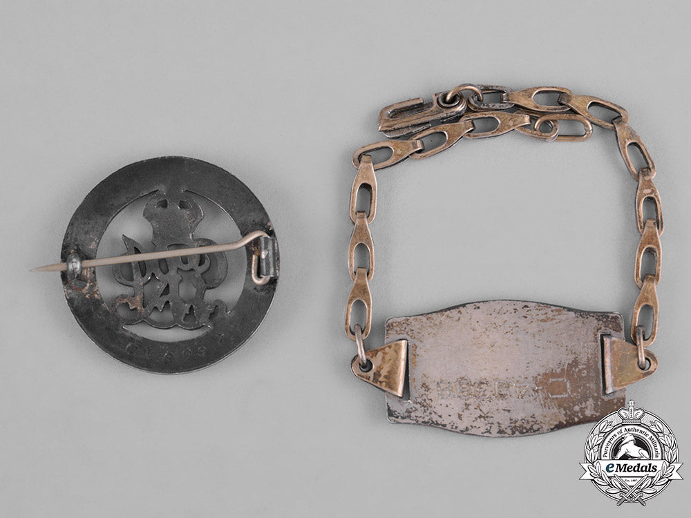 canada._a_first&_second_war_hollinger_family_grouping_c18-045228