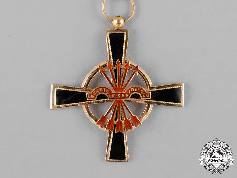 spain,_franco_period._an_imperial_order_of_the_yoke_and_arrows,_knight's_cross_with_case_c18-045486