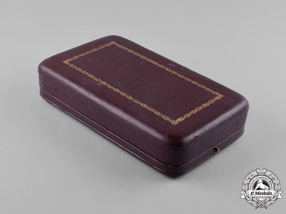 spain,_franco_period._an_imperial_order_of_the_yoke_and_arrows,_knight's_cross_with_case_c18-045490