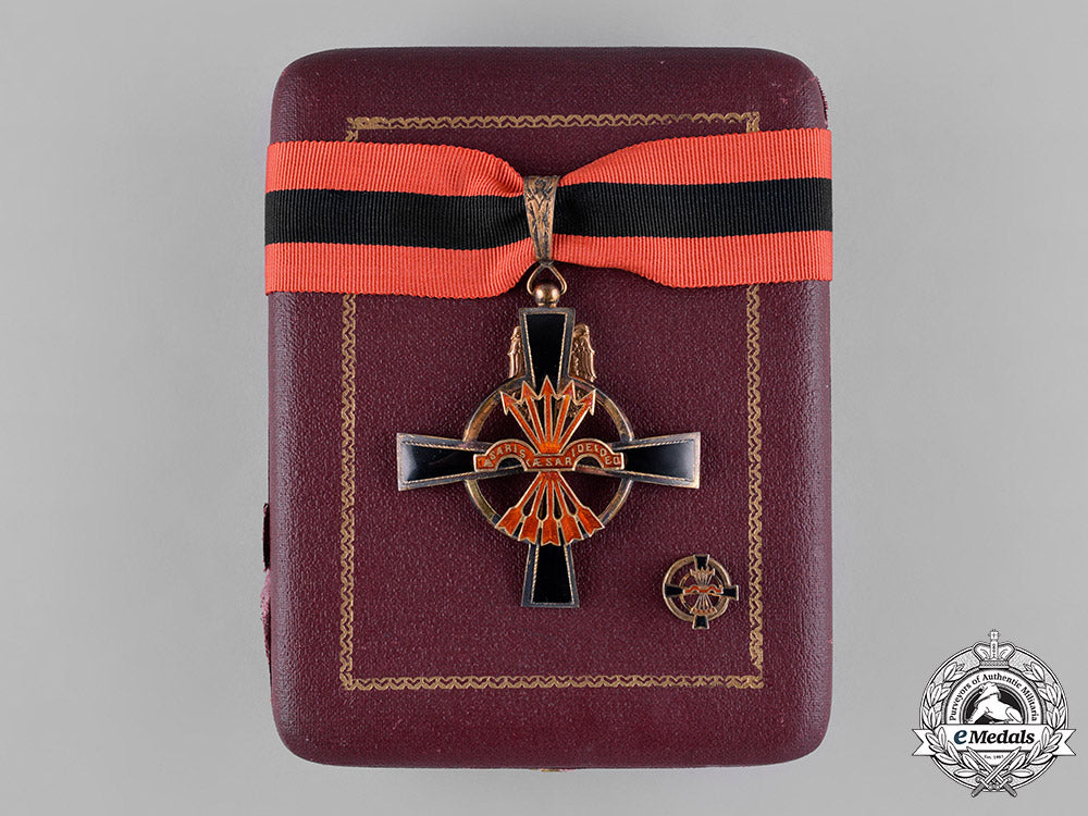 spain,_franco_period._an_imperial_order_of_the_yoke_and_arrows,_commander,_by_cejalvo_c.1950_c18-045519