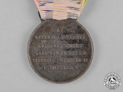 italy,_kingdom._a_medal_for_the_guard_of_honour_at_the_tomb_of_kings_vittorio_emanuele_ii_and_umberto_i,_c.1925_c18-045549_1