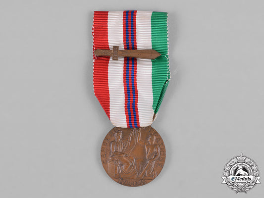 italy,_kingdom._a_medal_for_the_war_of_liberation1943-1945,_unofficial_version_c18-045577