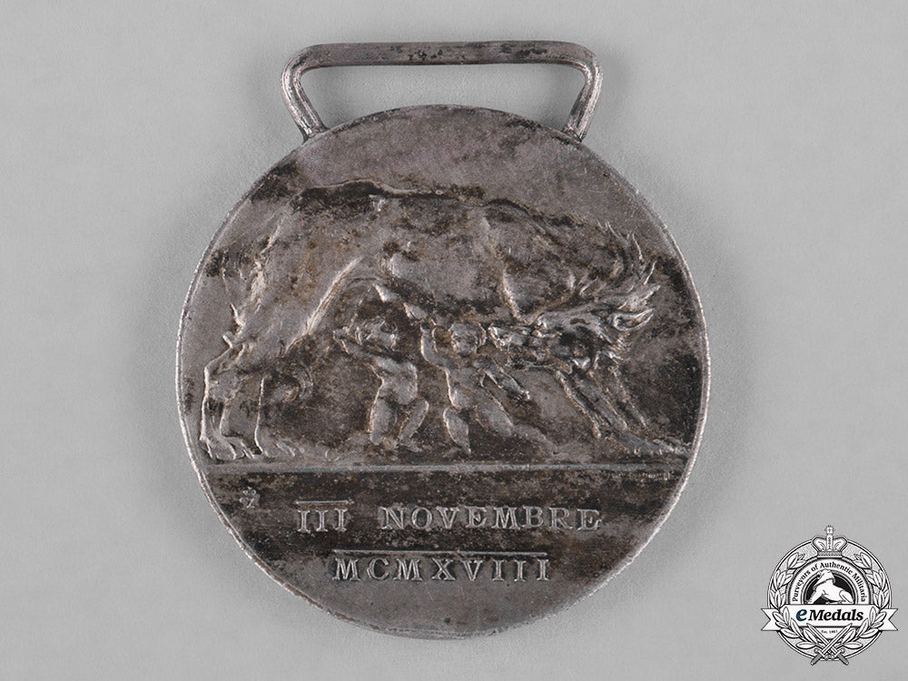 italy,_kingdom._a_medal_of_the_city_of_rome_to_the_soldiers_of_italy,_c.1918_c18-045582