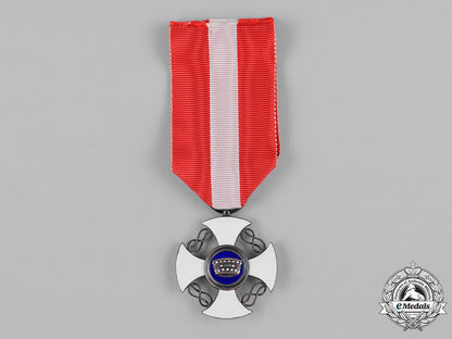 italy,_kingdom._an_order_of_the_crown_of_italy,_v_class_knight,_c.1945_c18-045597