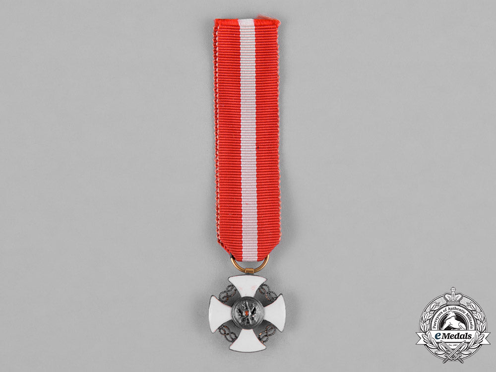 italy,_kingdom._an_order_of_the_crown_of_italy,_v_class_knight,_c.1945_c18-045603