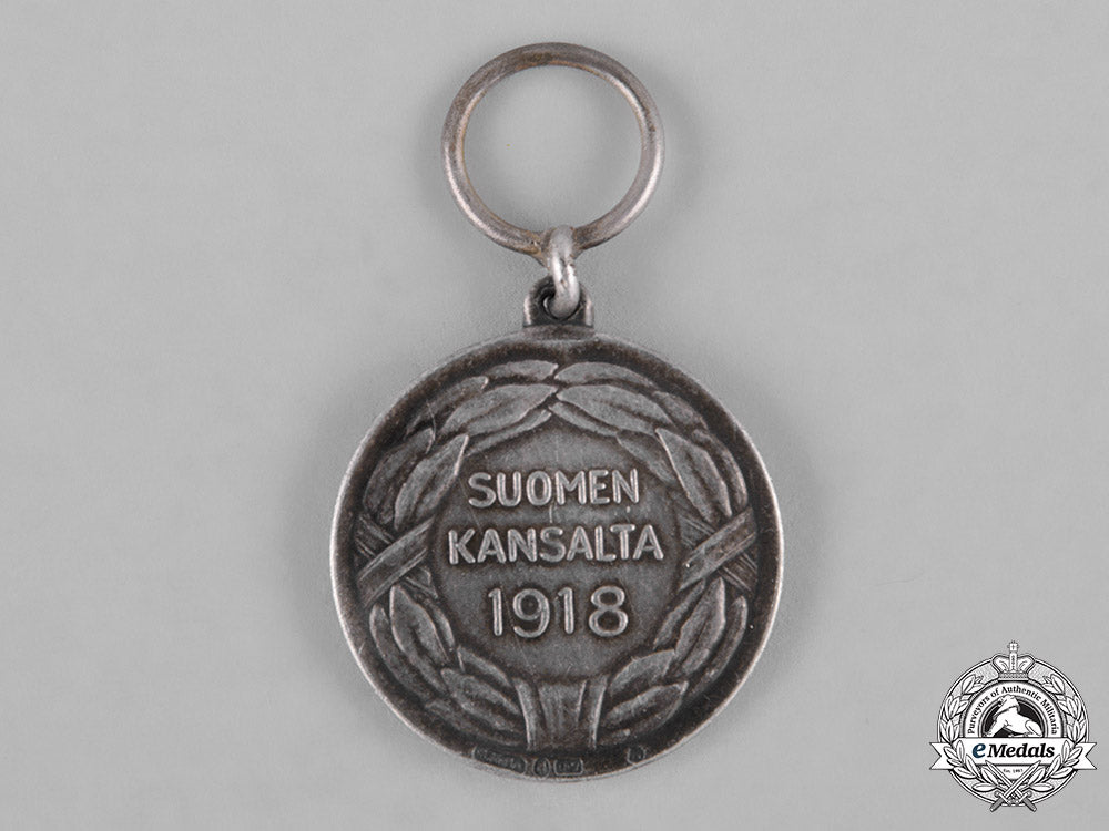 finland,_republic._a_medal_for_bravery_of_the_order_of_liberty,_i_class_silver_grade_with1918_c18-045704