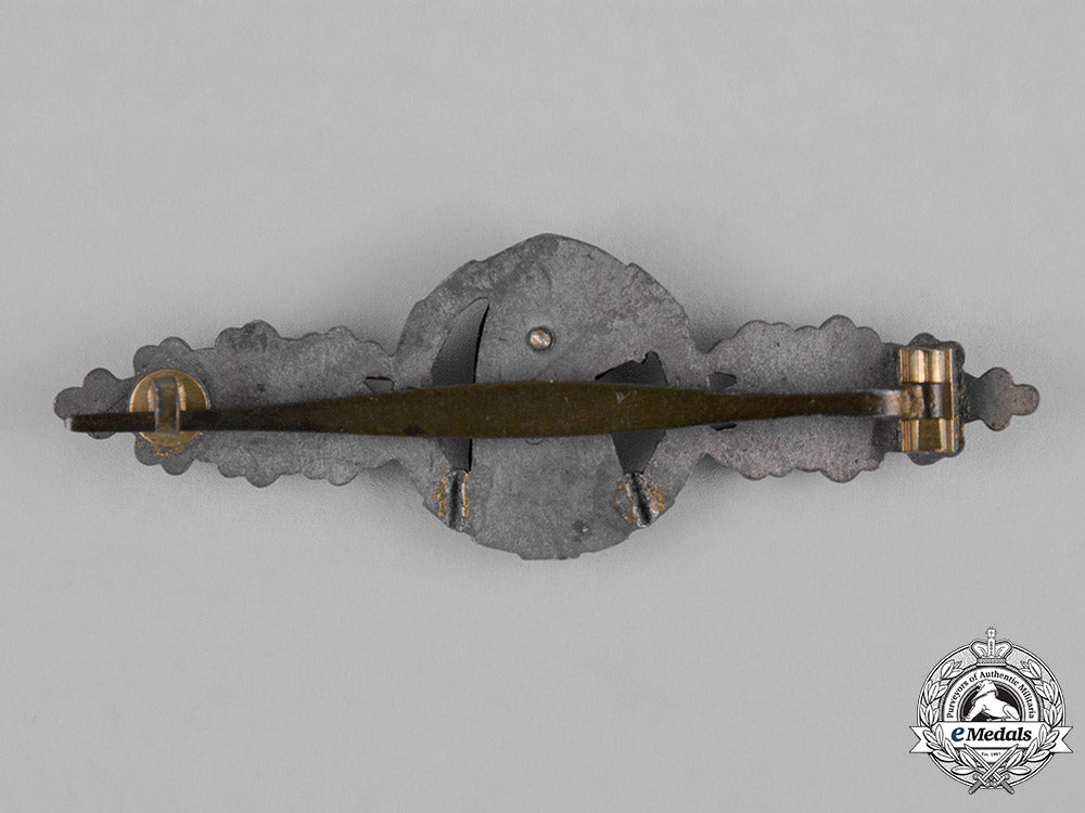 germany,_luftwaffe._a_reconnaissance_unit_squadron_clasp,_silver_grade,_by_gebrüder_schneider_c18-045763_2_1_1