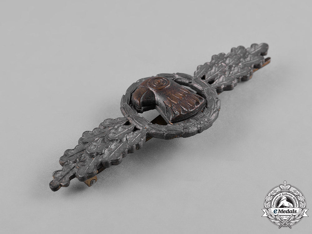 germany,_luftwaffe._a_reconnaissance_unit_squadron_clasp,_silver_grade,_by_gebrüder_schneider_c18-045764_2_1_1