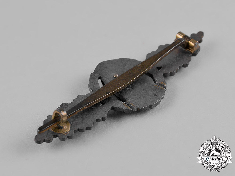 germany,_luftwaffe._a_reconnaissance_unit_squadron_clasp,_silver_grade,_by_gebrüder_schneider_c18-045765_2_1_1