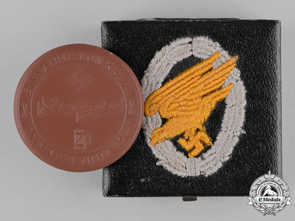 germany,_luftwaffe._a_cased1941_invasion_of_crete_commemorative_table_medal_c18-045772_1_1_1