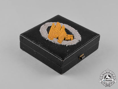 germany,_luftwaffe._a_cased1941_invasion_of_crete_commemorative_table_medal_c18-045779_1_1_1