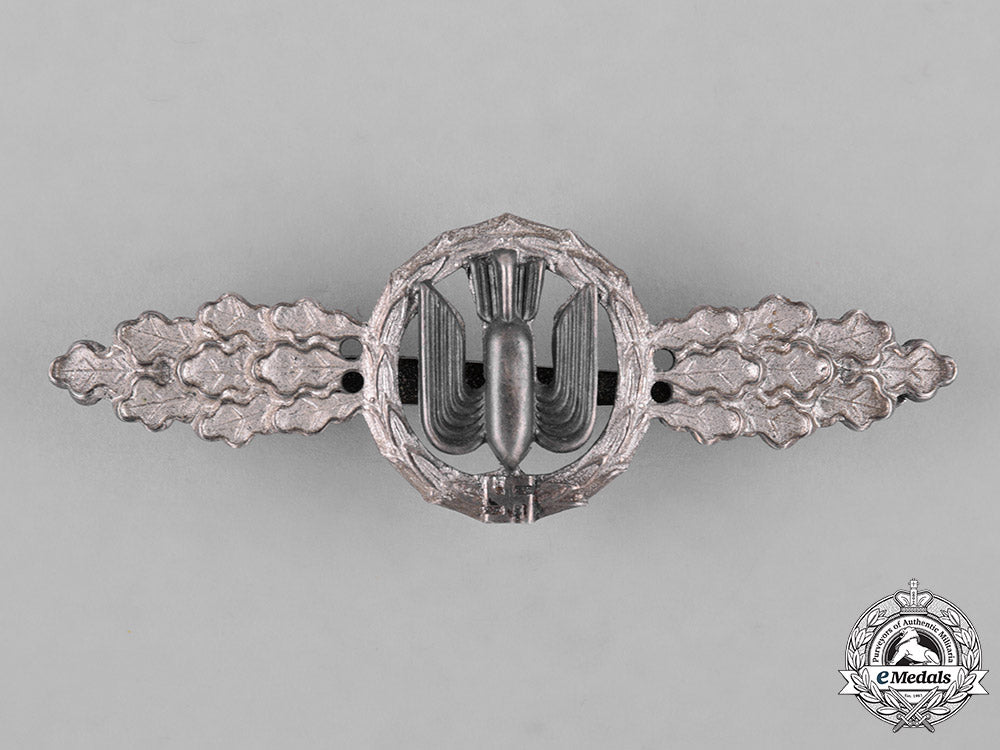 germany,_luftwaffe._a_bomber_pilot’s_clasp,_silver_grade_c18-045791