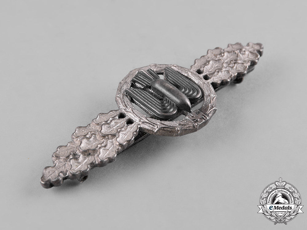 germany,_luftwaffe._a_bomber_pilot’s_clasp,_silver_grade_c18-045793