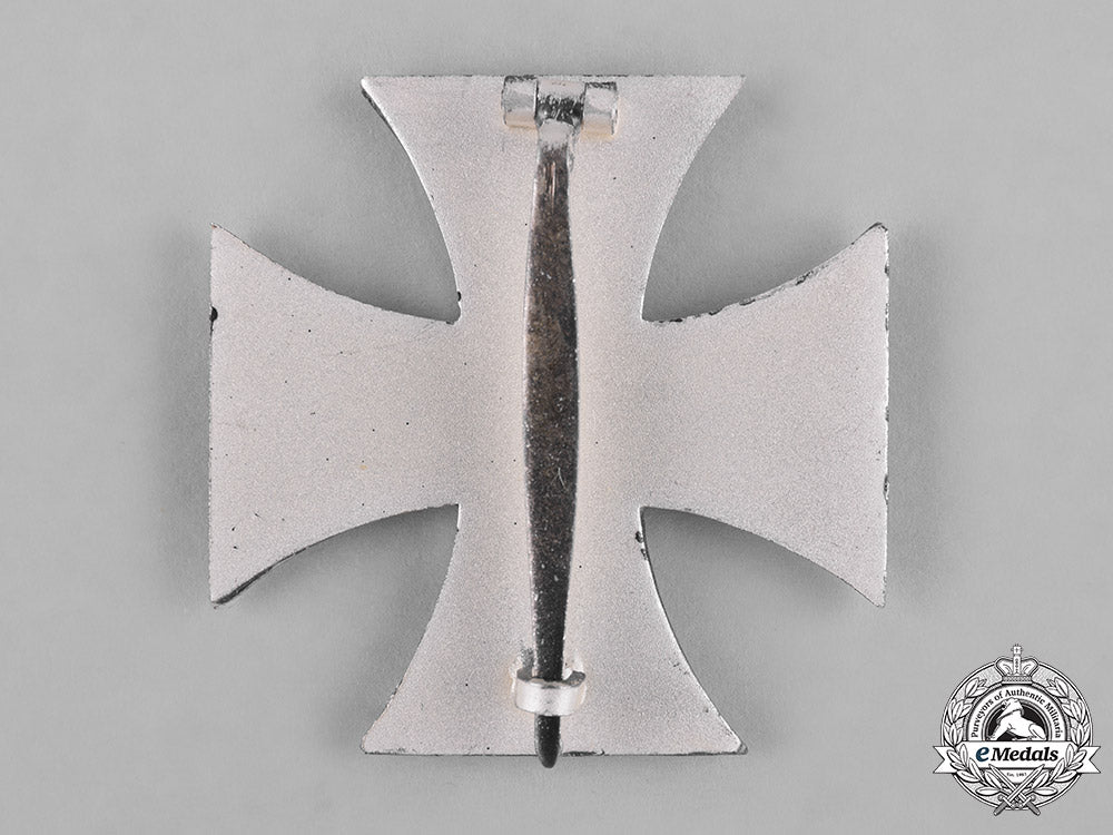 germany,_imperial._a1914_iron_cross_i_class_with_case_c18-045802