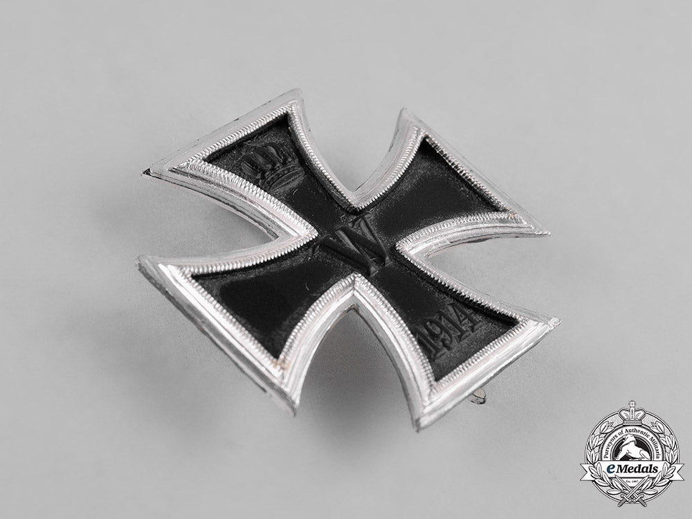 germany,_imperial._a1914_iron_cross_i_class_with_case_c18-045803