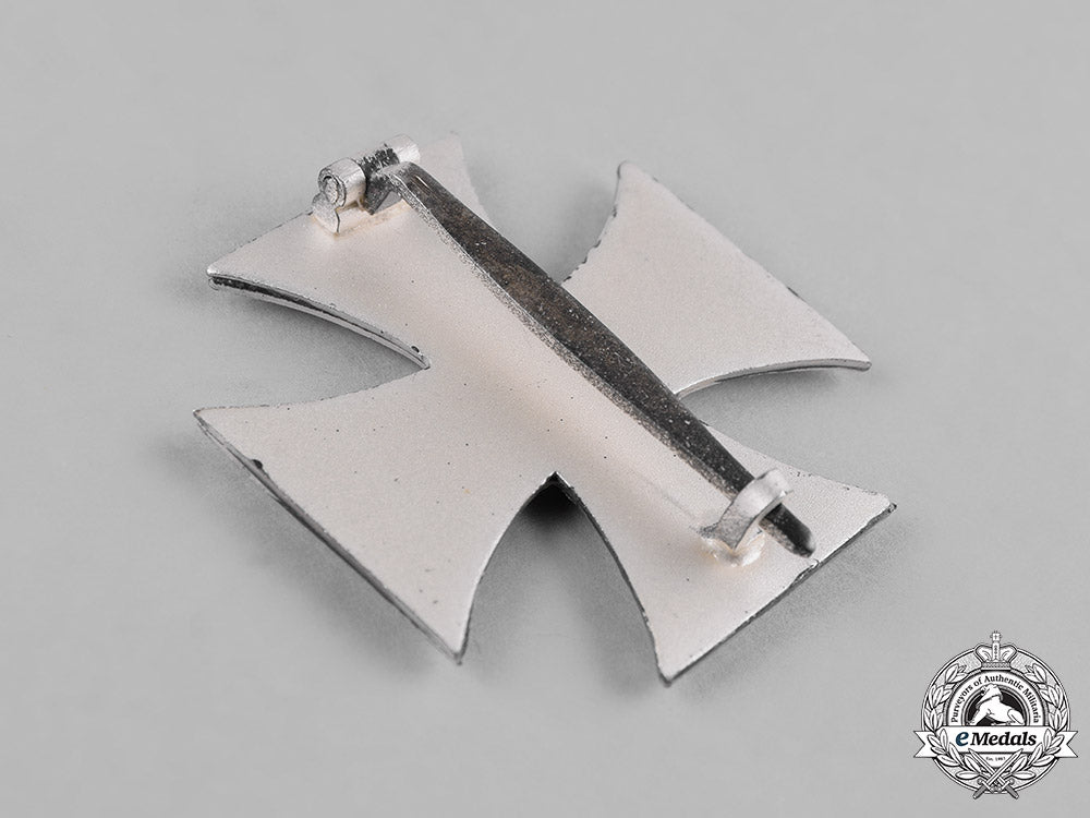 germany,_imperial._a1914_iron_cross_i_class_with_case_c18-045804