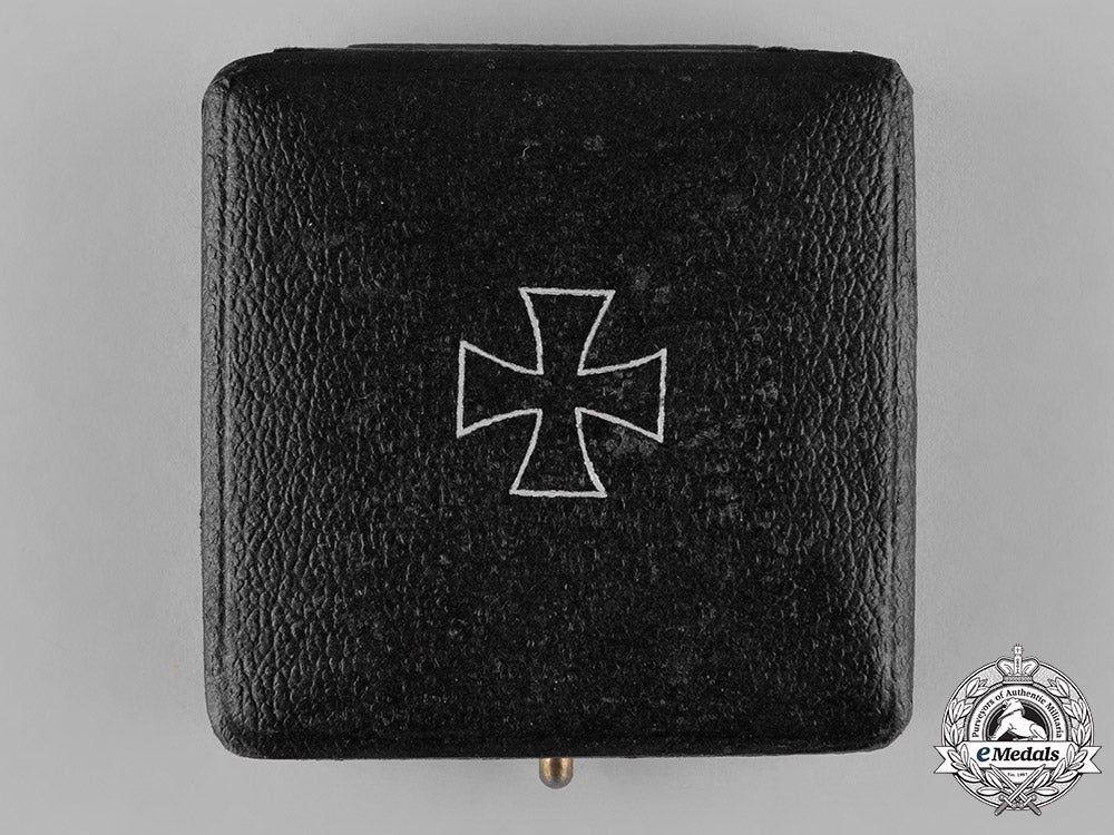 germany,_imperial._a1914_iron_cross_i_class_with_case_c18-045807