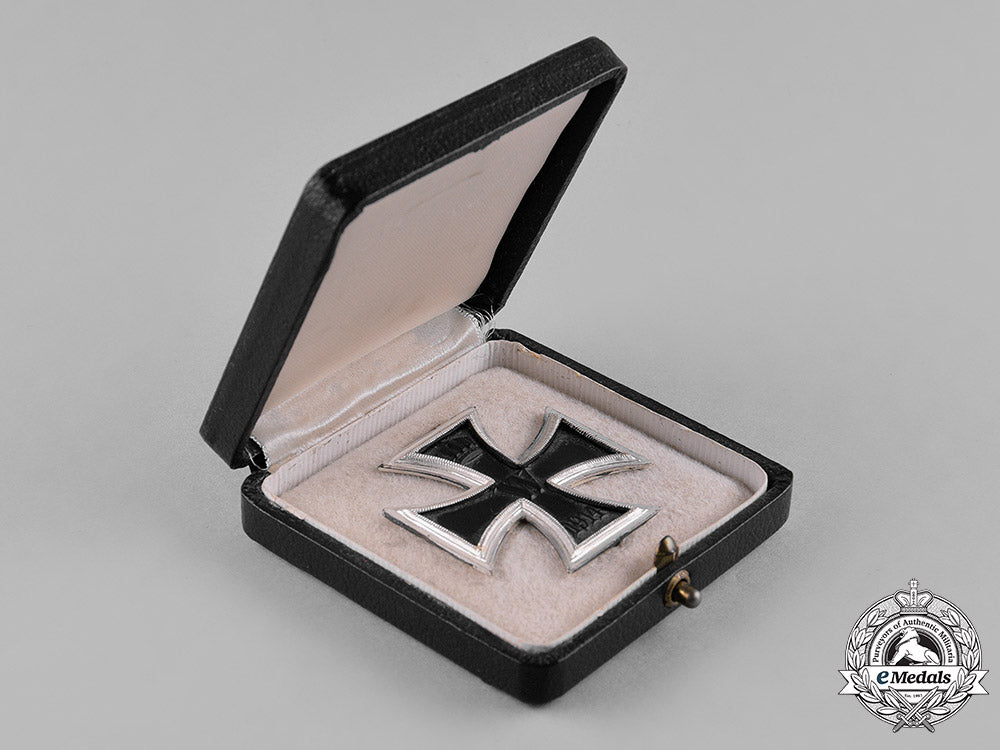 germany,_imperial._a1914_iron_cross_i_class_with_case_c18-045808