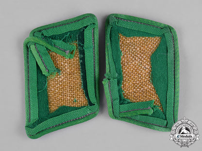 germany,_luftwaffe._a_pair_of_luftwaffebeamte_assistent_collar_tabs_c18-045867