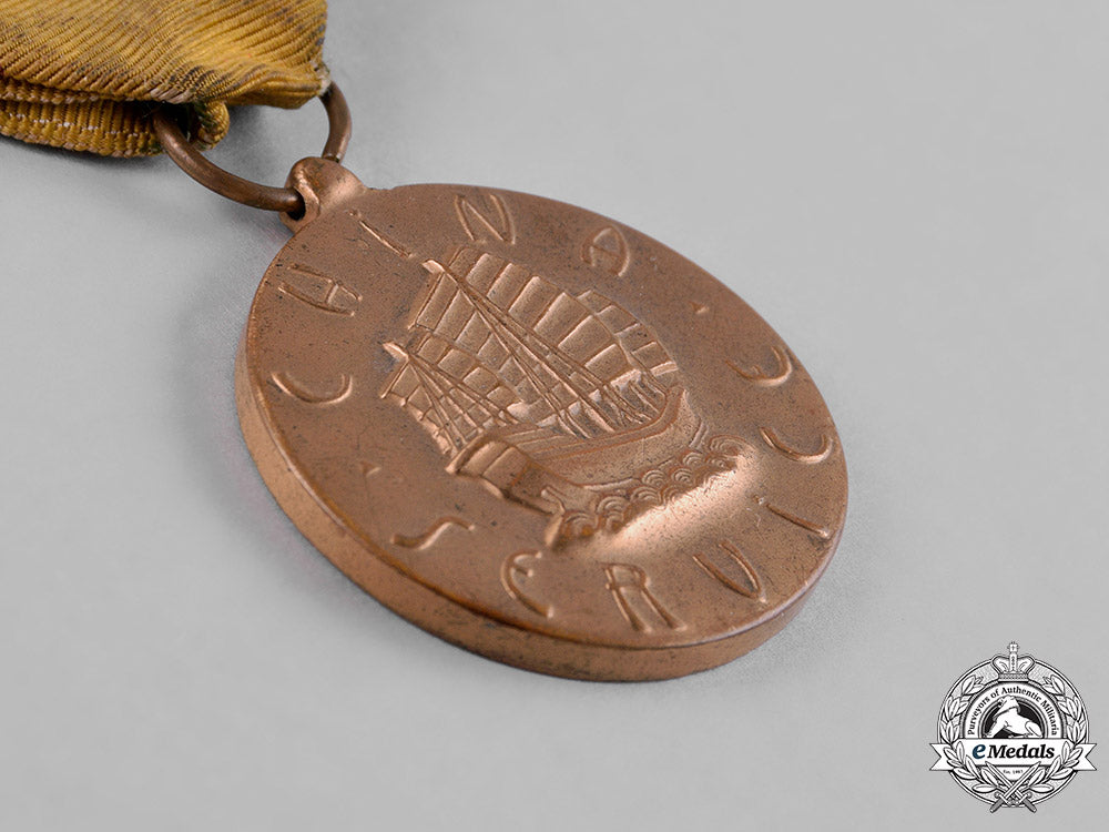 united_states._a_china_service_medal_in_case_c18-046075