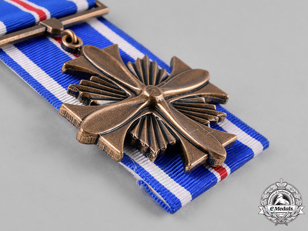 united_states._a_lot_of_four_air_force_awards_c18-046178