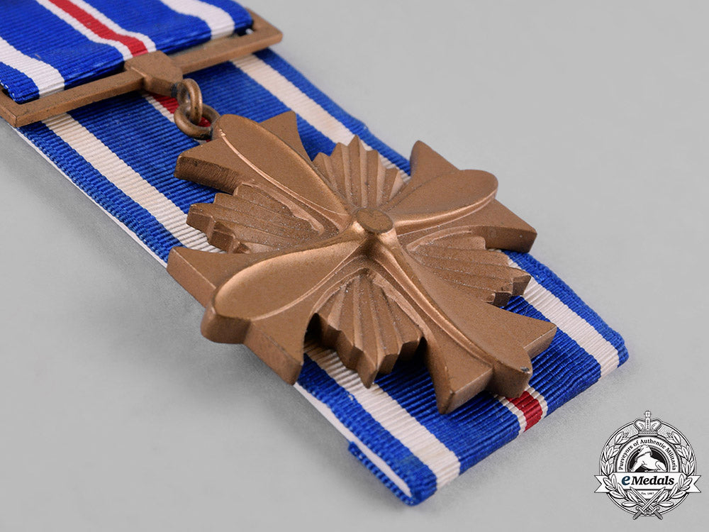 united_states._a_lot_of_four_air_force_awards_c18-046181
