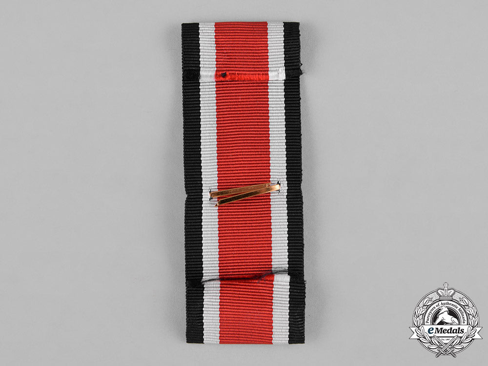 germany,_federal_republic._a1957_luftwaffe_honour_roll_clasp_with_ribbon_c18-046203