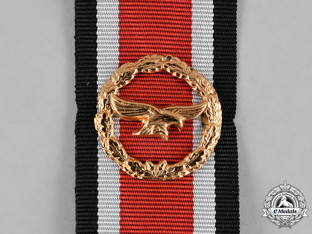 germany,_federal_republic._a1957_luftwaffe_honour_roll_clasp_with_ribbon_c18-046204