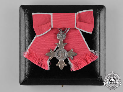 united_kingdom._a_most_excellent_order_of_the_british_empire,(_mbe)_breast_badge_for_women,_c.1950_c18-046311