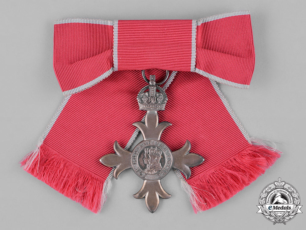 united_kingdom._a_most_excellent_order_of_the_british_empire,(_mbe)_breast_badge_for_women,_c.1950_c18-046312