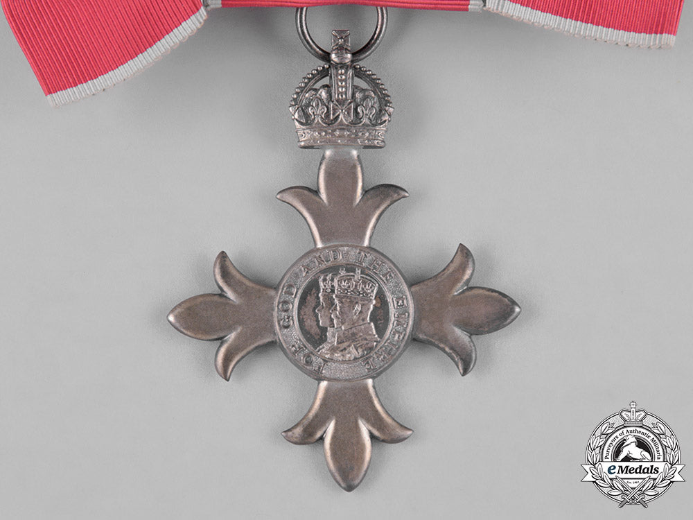 united_kingdom._a_most_excellent_order_of_the_british_empire,(_mbe)_breast_badge_for_women,_c.1950_c18-046314