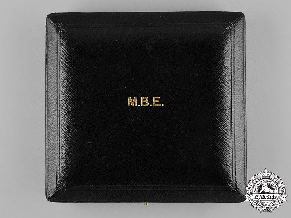 united_kingdom._a_most_excellent_order_of_the_british_empire,(_mbe)_breast_badge_for_women,_c.1950_c18-046318