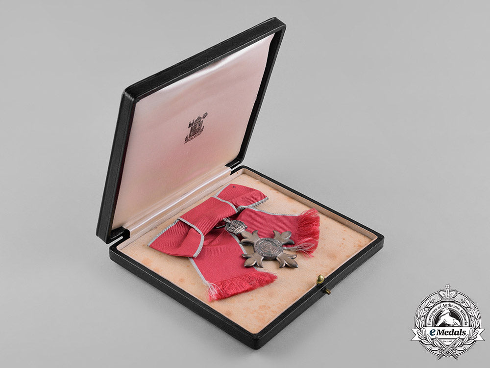 united_kingdom._a_most_excellent_order_of_the_british_empire,(_mbe)_breast_badge_for_women,_c.1950_c18-046319