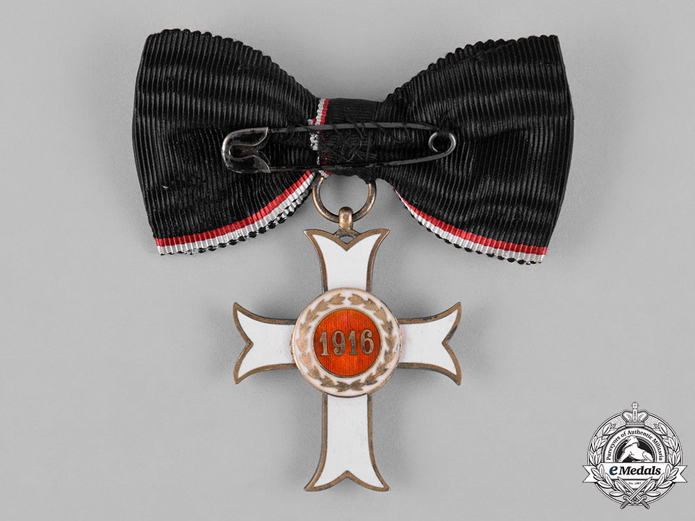 austria,_empire._an_order_of_the_knights_of_malta,_neck_badge_merit_cross_with_war_decoration,_c.1916_c18-046412