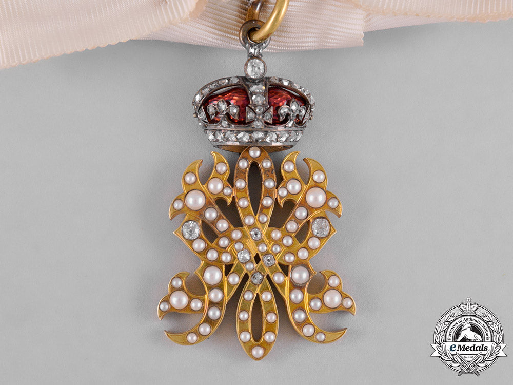 united_kingdom._a_royal_order_of_victoria_and_albert,_iv_class_in_gold,_diamonds_and_pearls,_c.1890_c18-046433_1_1_1_1_1_1
