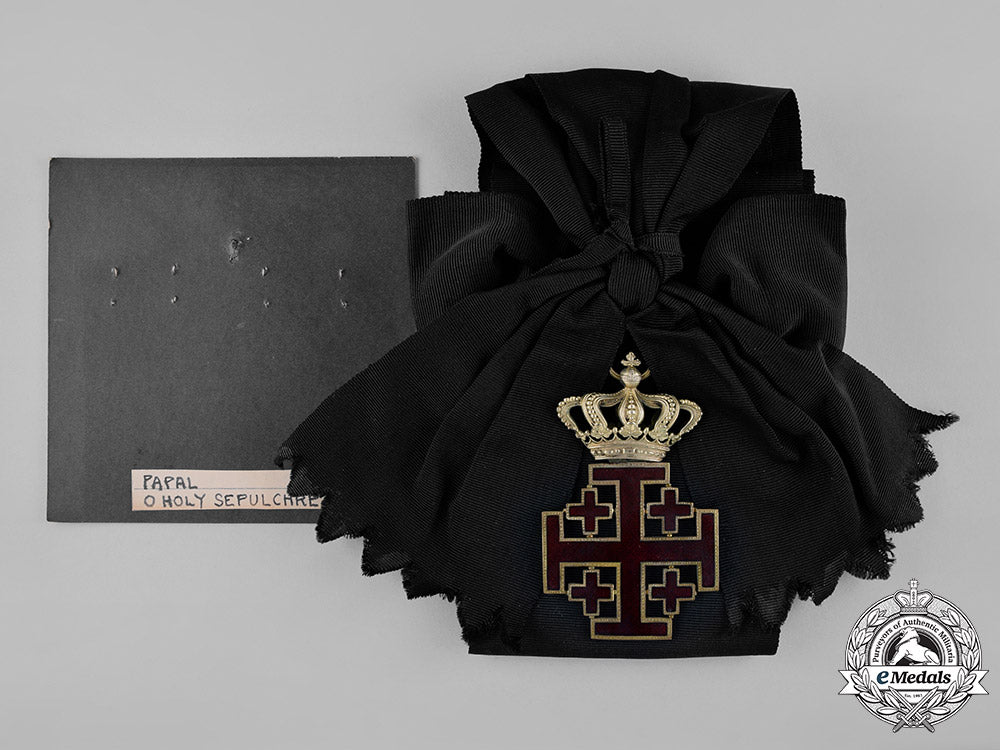 vatican,_city_state._an_equestrian_order_of_the_holy_sepulchre,_grand_cross,_c.1900_c18-046521