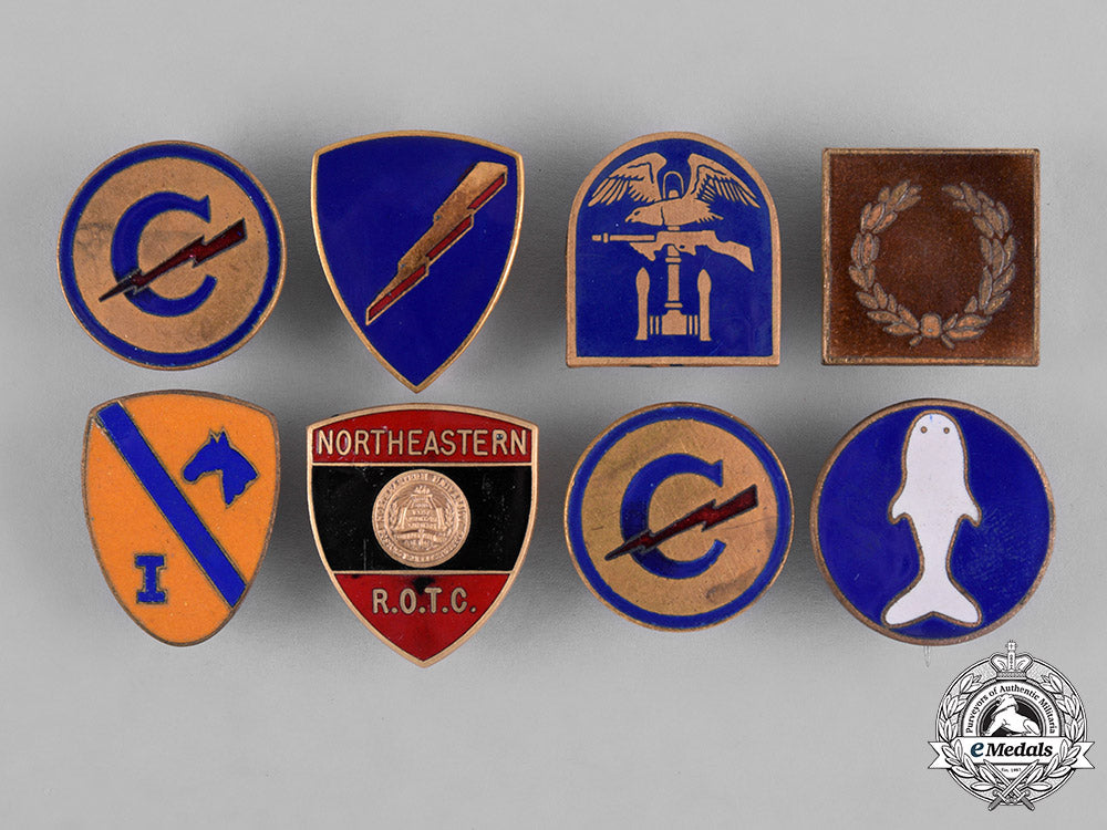united_states.forty-_six_military_insignia_badges_c18-046539