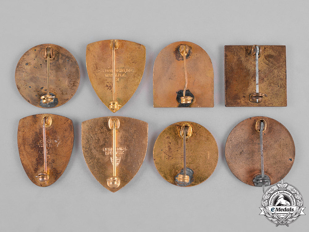 united_states.forty-_six_military_insignia_badges_c18-046540
