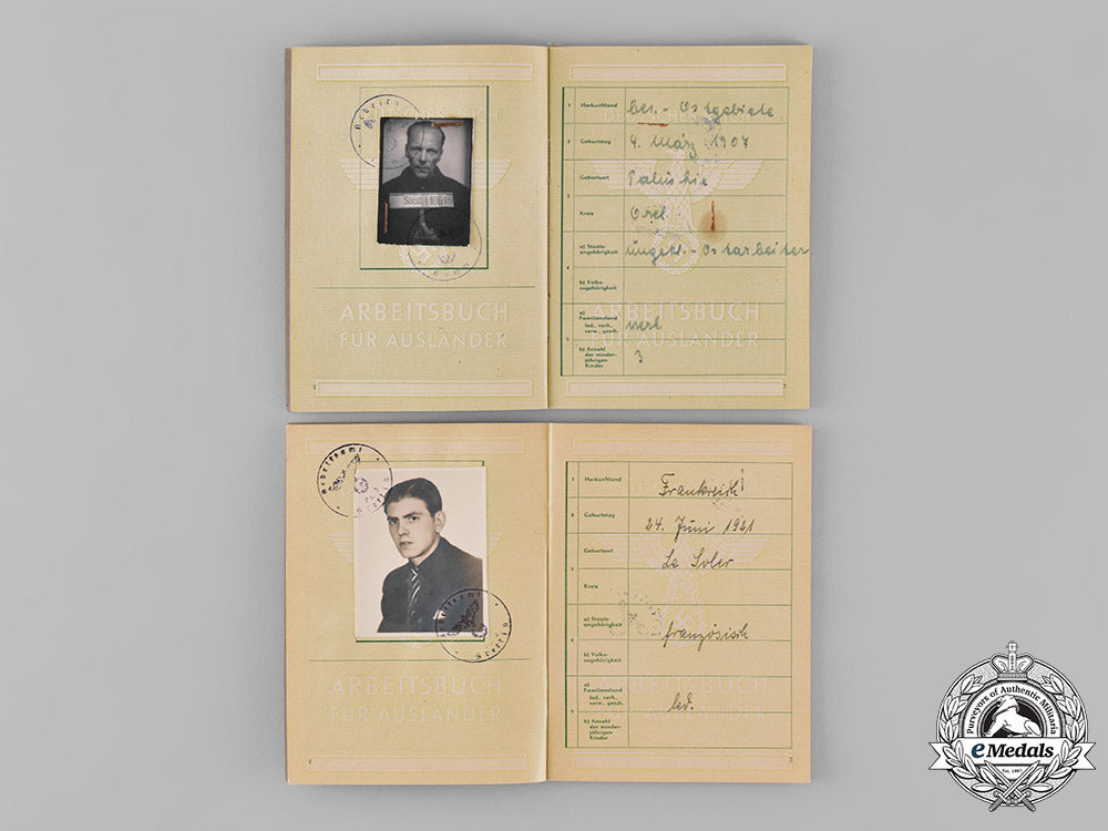 germany,_third_reich._a_lot_of_work_books_for_foreign_labourers_in_the_third_reich_c18-046773